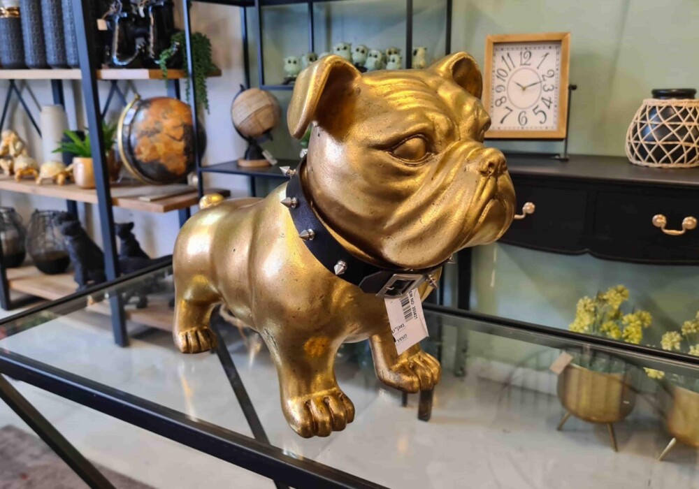 פסל כלב בולדוג