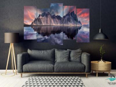תמונות מחולקות הרים אפורים על מים