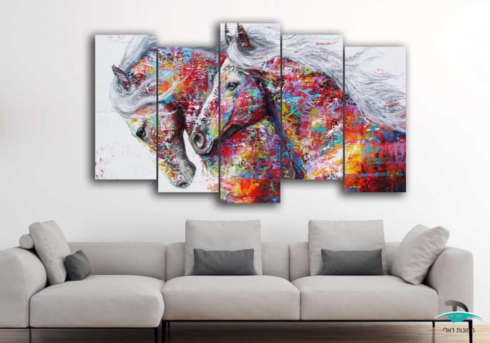 תמונות מחולקות סוסים צבעוניים