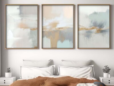 שלישיית תמונות בסגנון מופשט עם נגיעה בזהב בשילוב כחול פסטל לסלון או למשרד דגם 41721